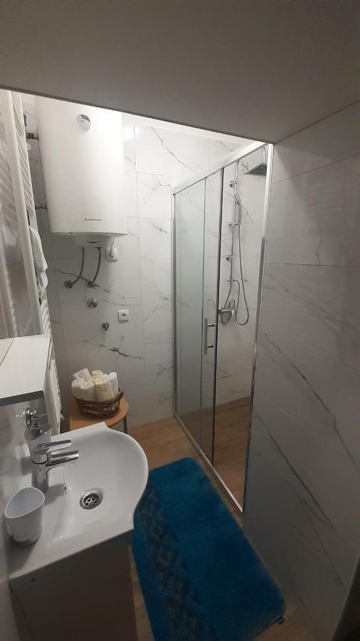 Dvije Lipe Apartment *