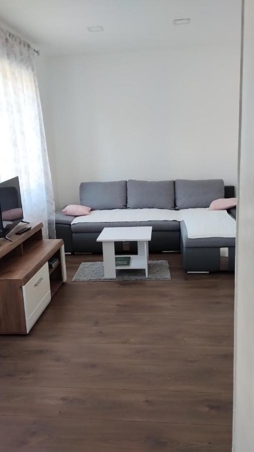 Apartment Dvije Lipe *